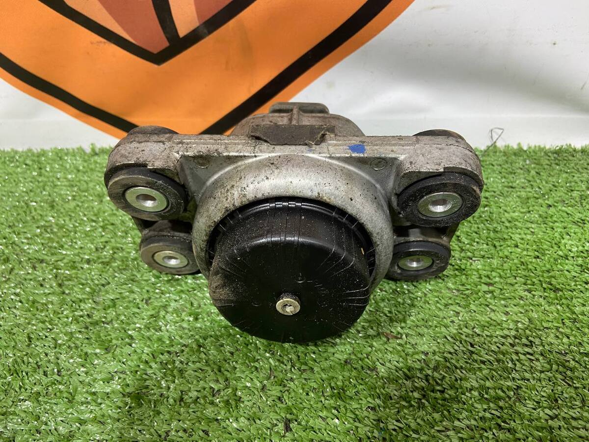 LR057721 Bracket 3.0TD engine mount Range Rover L405 (2013-2021) Used